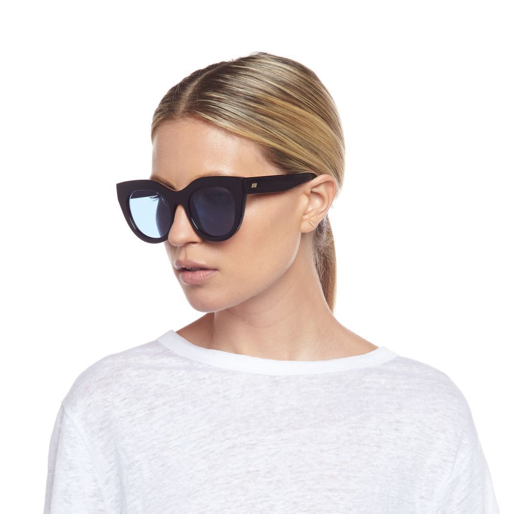 "Air Heart" Le Specs in Black