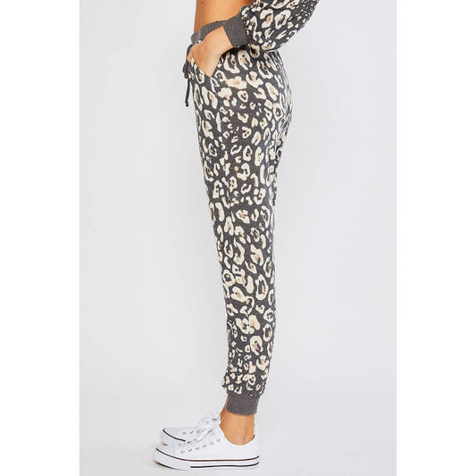 "The Lounger" in Animal Print